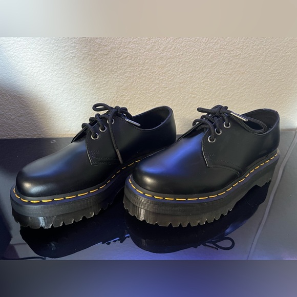 DR. MARTENS 1461 SMOOTH LEATHER PLATFORM SHOES SIZE 7 - Picture 2 of 5
